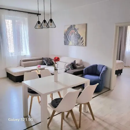 Sara Appartement Podstrana