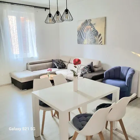 Apartment Sara